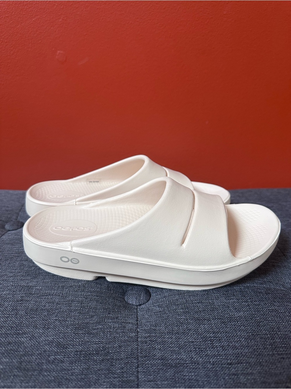 Oofos Women's  Beige Tan Slip On Recovery Slides Sandals Size Women’s 7.0